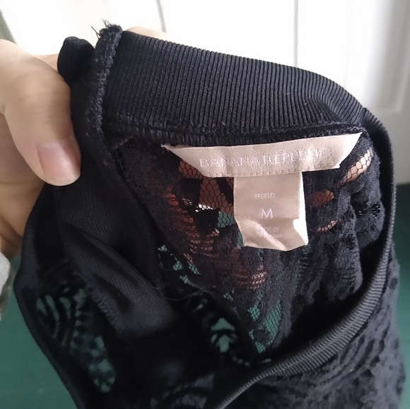 BANANA REPUBLIC Black Lace Top - Picture 5 of 6